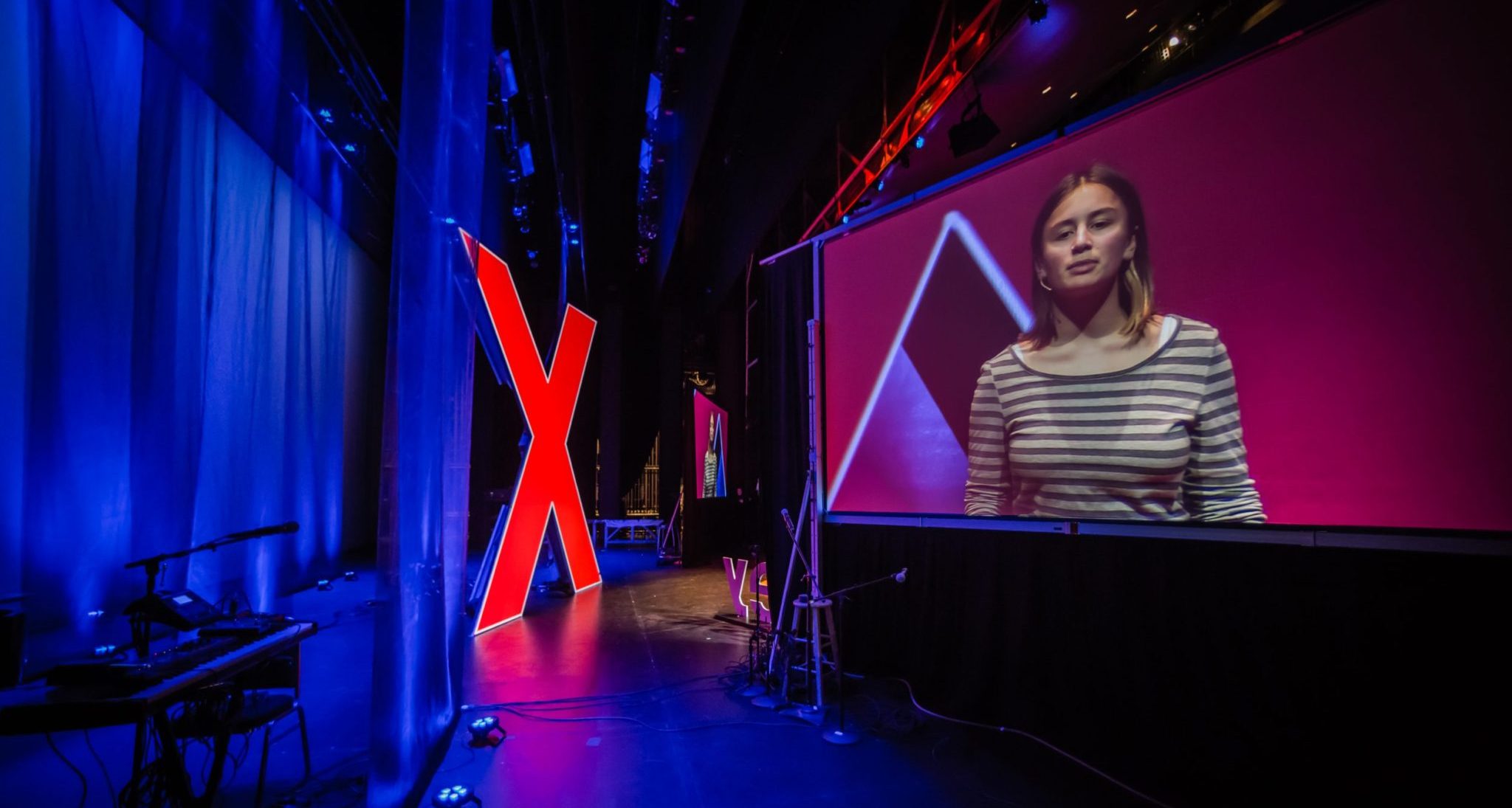 tedxb-1-16 CAD stage design tricaster rent av company production company live streaming san francisco video production events corporate technology tedx 61